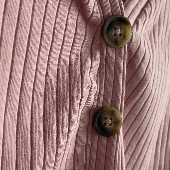 Never worn dusty pink crop top, perfect condition - Picture 2 of 3